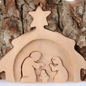 Waldfabrik, photophore en bois et étoile sapin de Noël Crèche De Noël Taillee Dans Une Ecorce De Bois, Motif Etable, 20 Cm