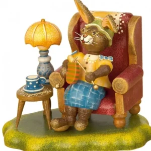 Hubrig, figurines pour enfant Lapin De Paques En Bois Grand-Mere Dans Un Fauteuil
